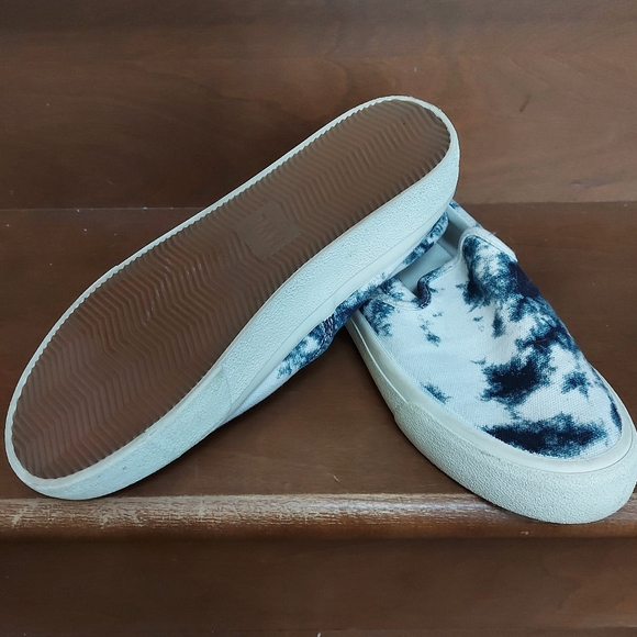 Madewell Sidewalk Slip-On Sneakers in Tie-Dyed Recycled Canvas - Picture 9 of 9